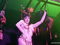 Người đẹp như đúc Megan Rain cho thấy sức hút đa phim loan luan mother dạng của mình