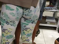 Bị đe dọa bởi một phát phim loan luan mom súng vào tinh ranh