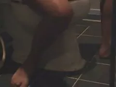 Riley Reid & Cherie Deville Xử lý những chàng trai trẻ dương xec mom vật