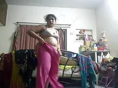 Cô gái hèn nhát vắt sữa phimsexmomjapan trong phòng tập thể dục